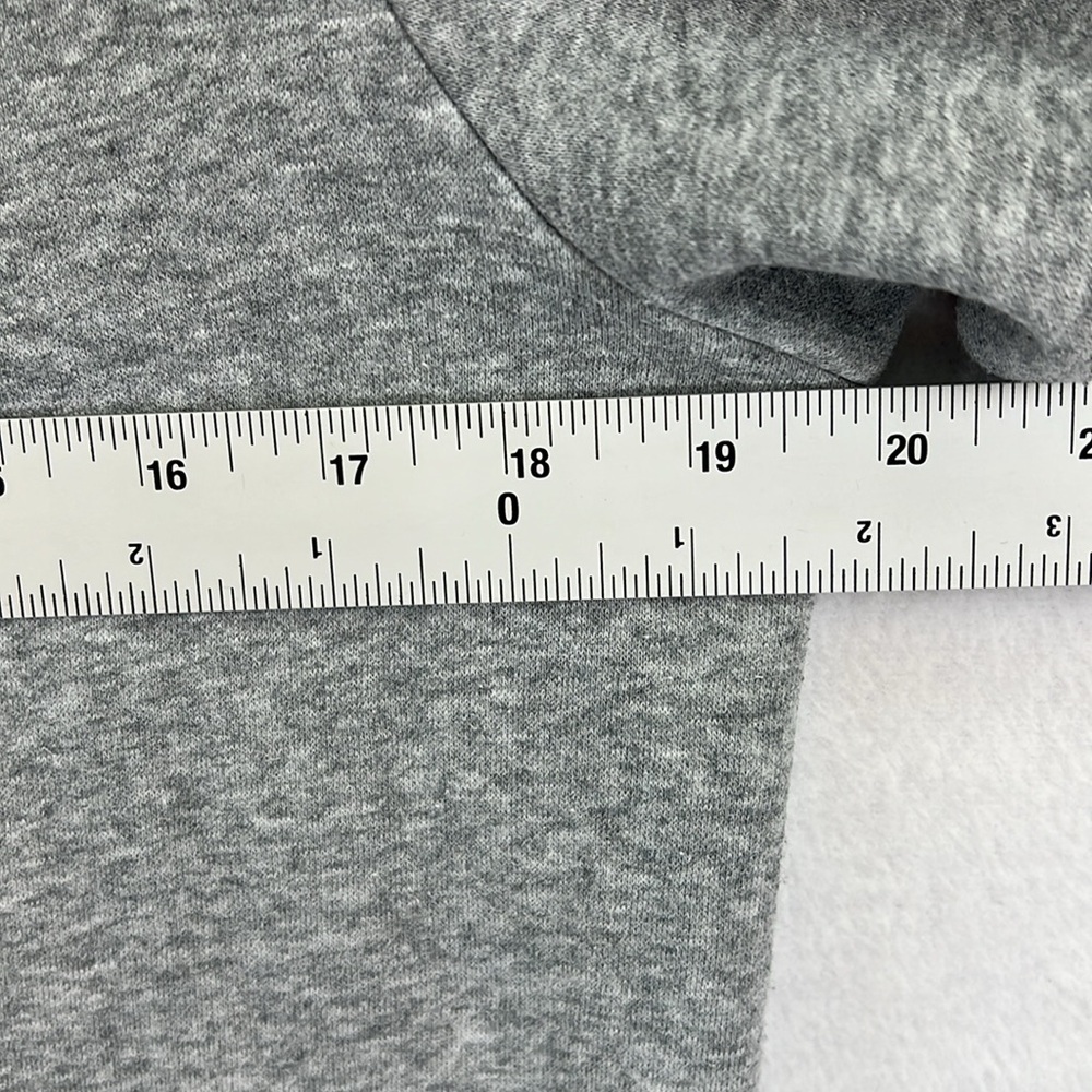 Tommy Hilfiger Women’s Crewneck Sweatshirt Size Small Gray Pullover Cotton/Poly - Picture 10 of 11